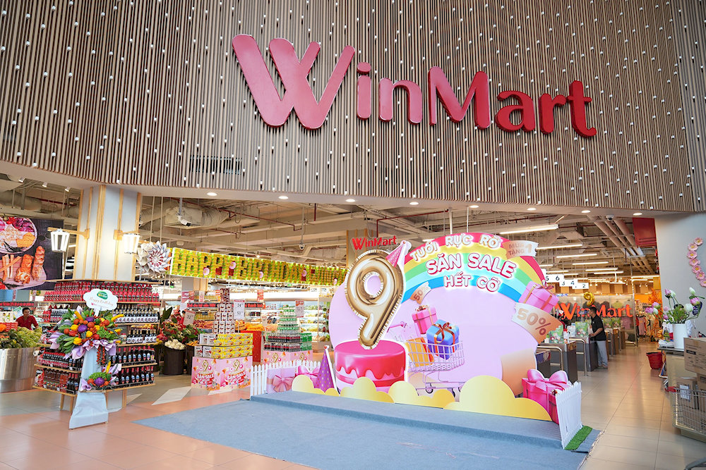 Visitors can easily spot Winmart stores along main streets 