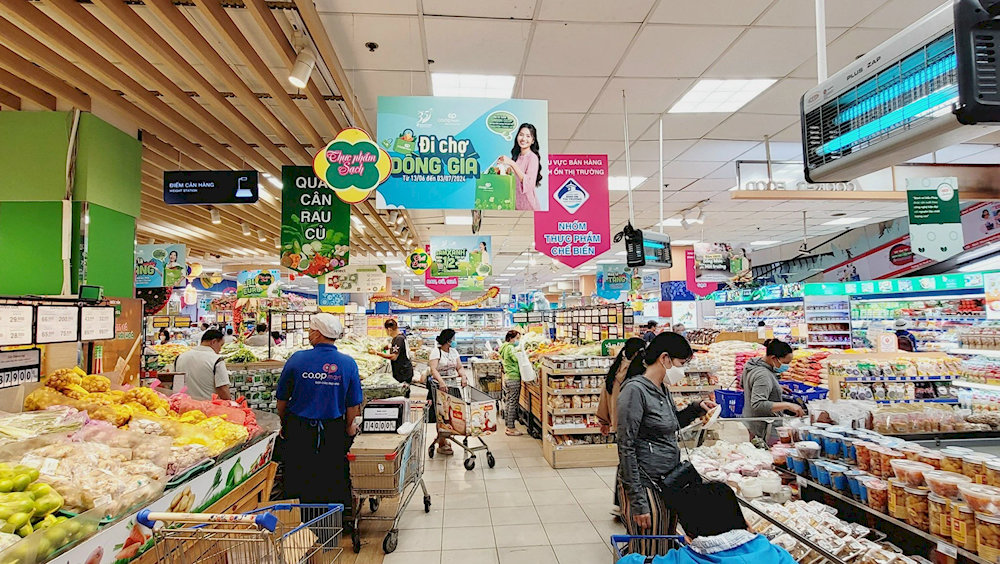 Co-op Mart specializes in selling fresh food and household appliances