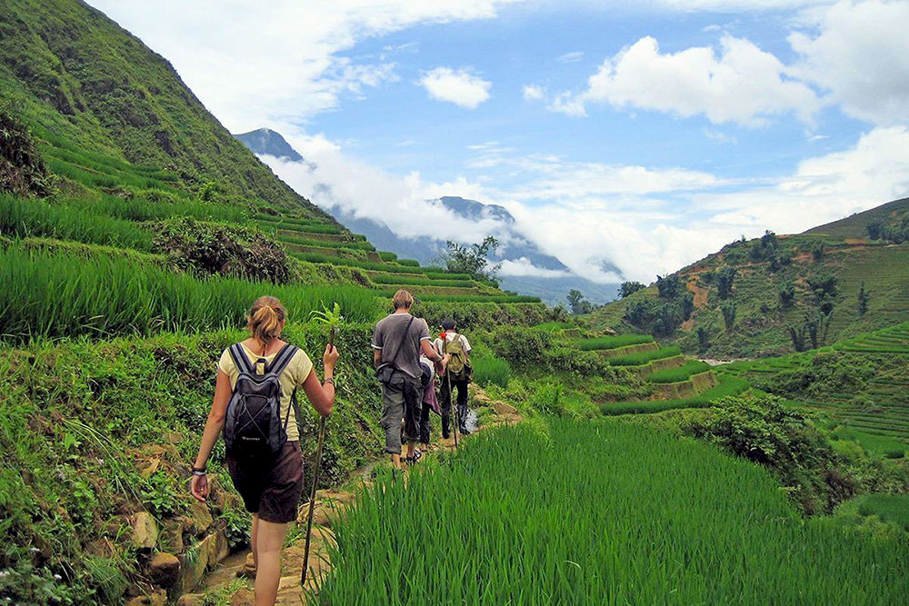 Both options provide beautiful views and allow you to experience the village’s natural beauty up close