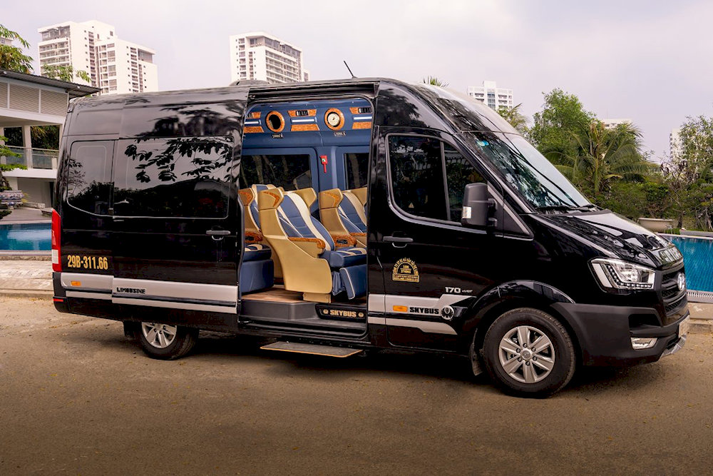 This is suit for travelers who value comfort, efficiency, and convenience