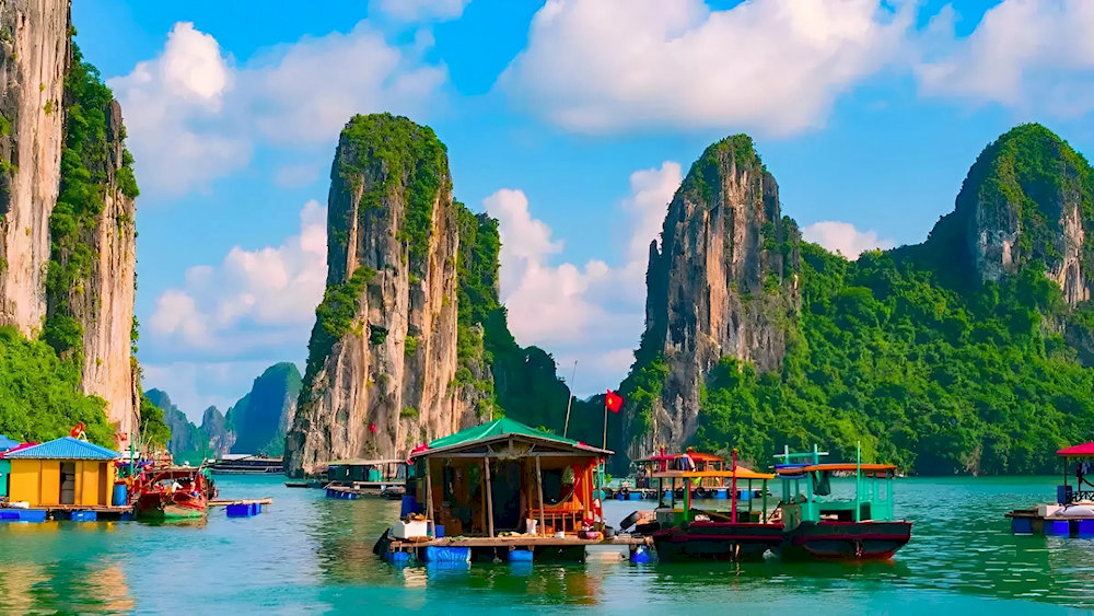 Northern Vietnam’s rare four-season climate offers mild, blooming springs and cool autumns with golden rice fields, making it a unique gem in tropical Southeast Asia.
