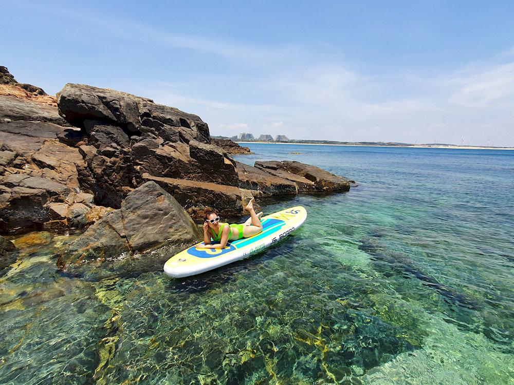 Kayaking give tourists the freedom to uncover the spectacular scenery of Ky Co Beach at their own pace 
