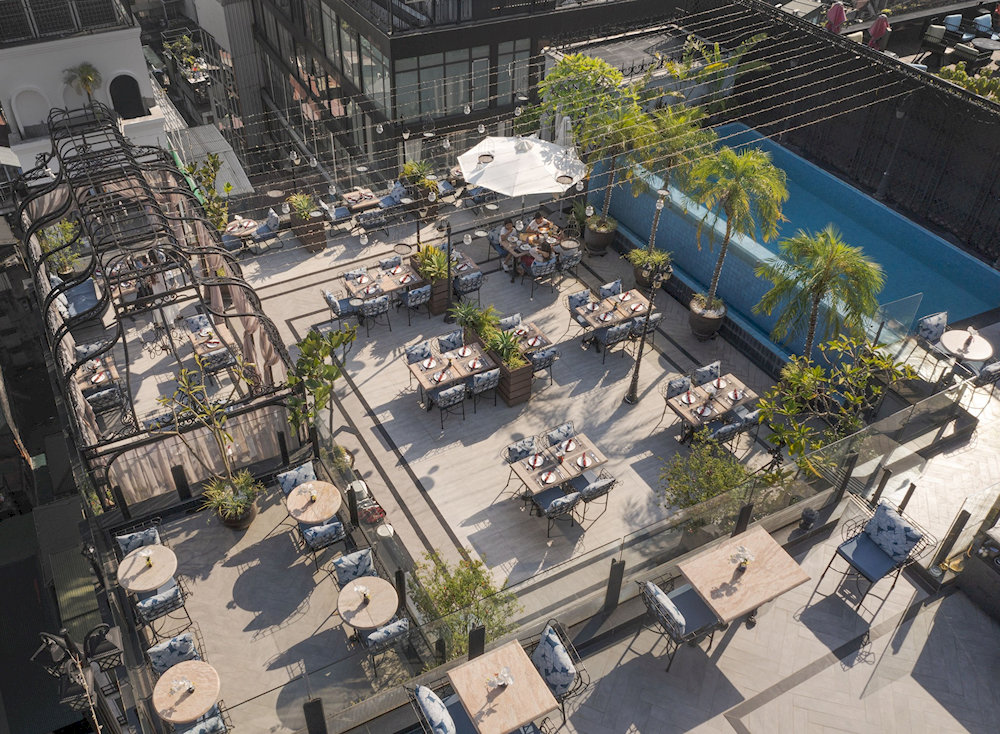 Skyline Hanoi offers both intimate indoor seating and spacious outdoor terrace for year-round dining comfort