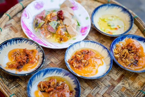 Banh bao aka water fern cake